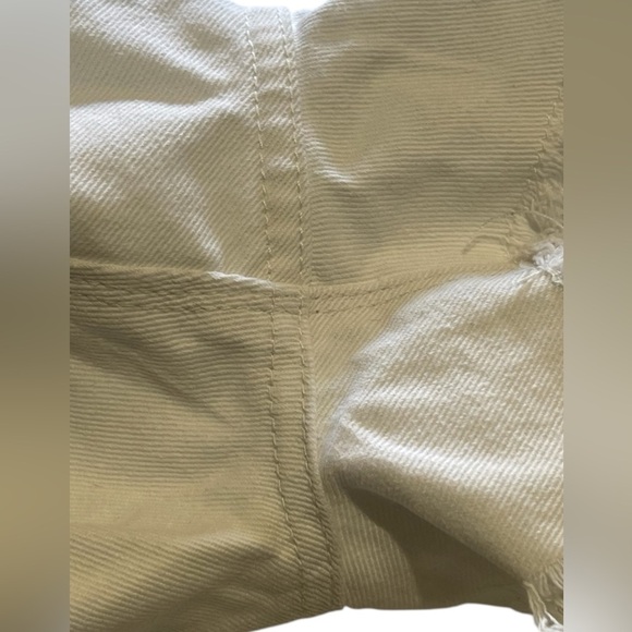 Billabong Women’s Distressed White Shorts Fray Hem Size 27 - Picture 2 of 11